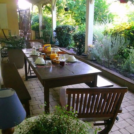 Bed and Breakfast Le Bord De L'Eau Sainte-Terre Экстерьер фото