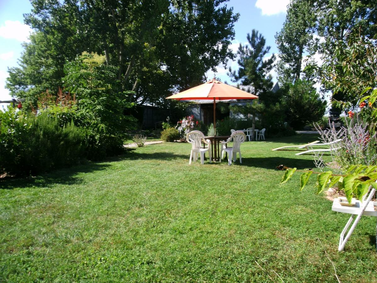 Bed and Breakfast Le Bord De L'Eau Sainte-Terre Экстерьер фото